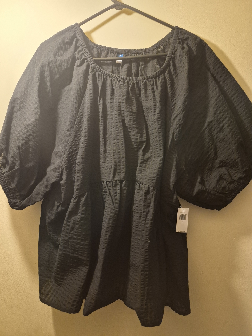 Old Navy Black Textured Puff-Sleeve Tunic Top
